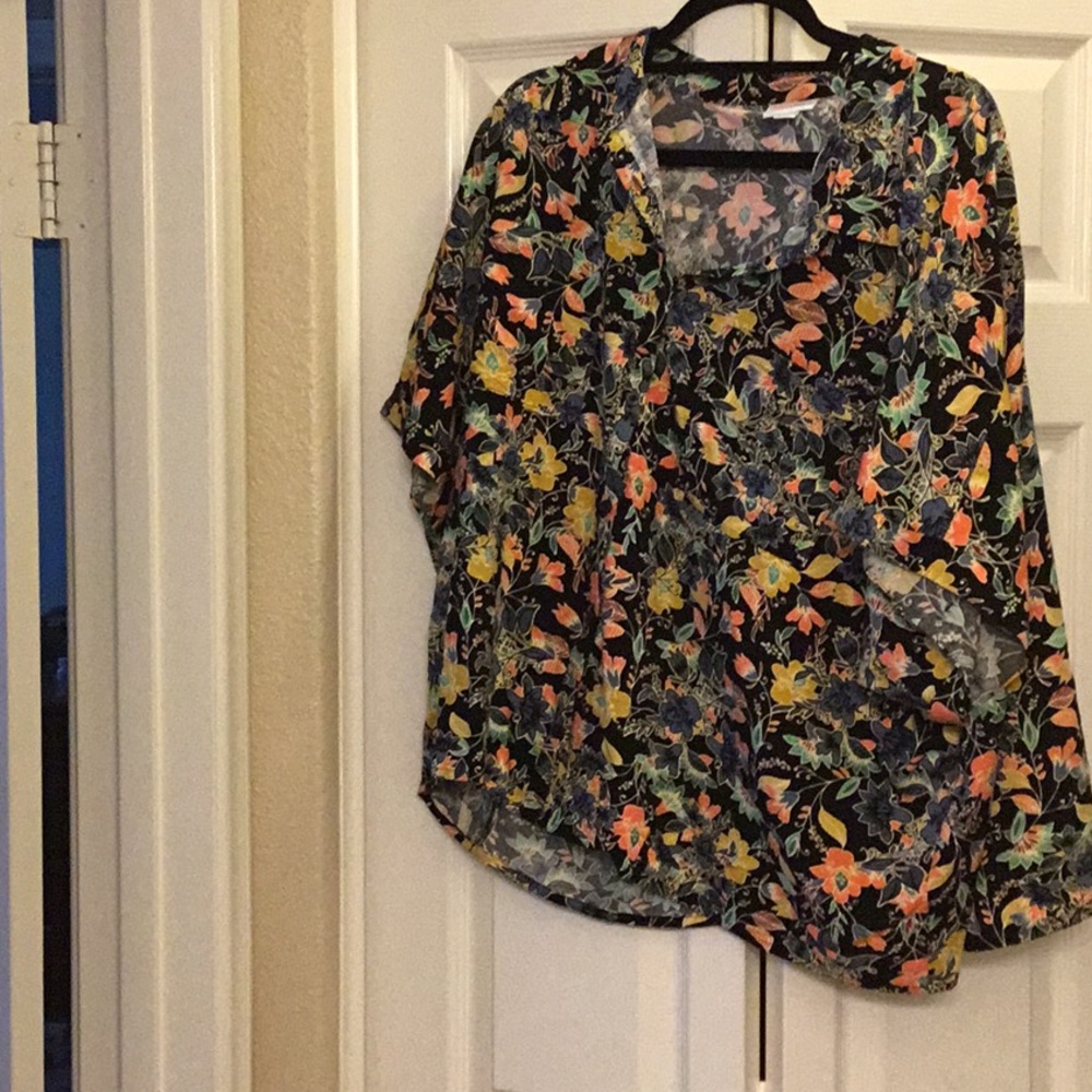 Floral print blouse